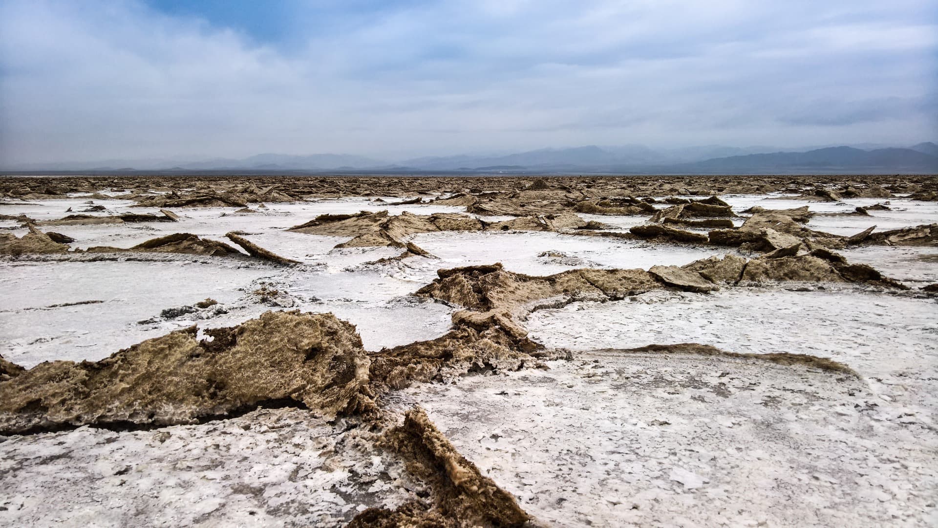 Lac Assal (Lake Assale)